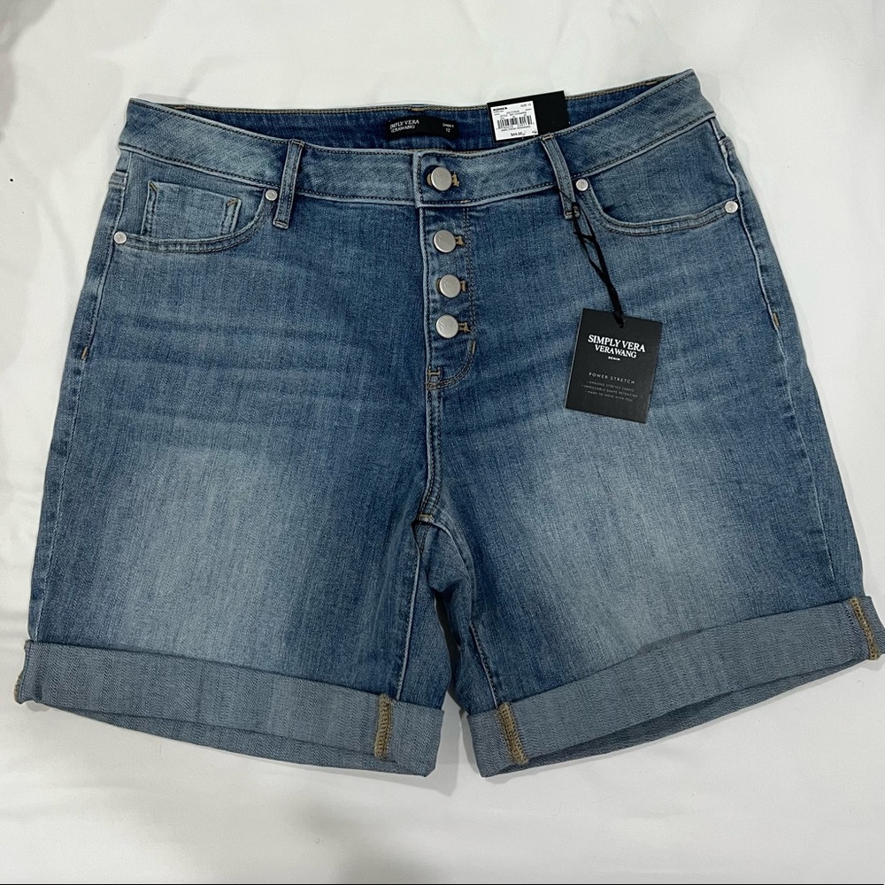 Power stretch denim shorts